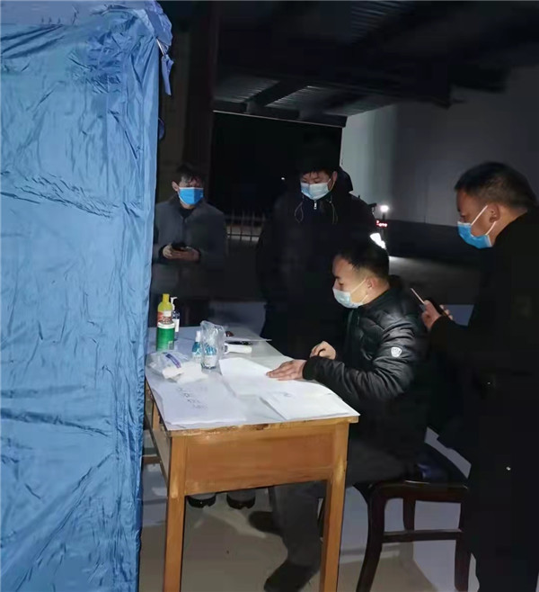 積極協(xié)調(diào)，保證運(yùn)輸暢通.jpg