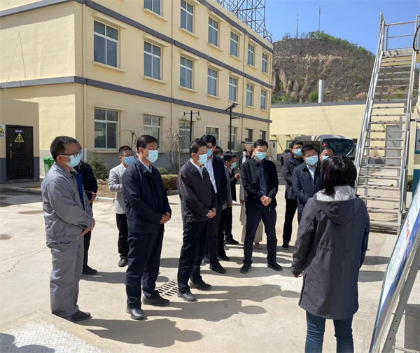 延安市委常委、市政府黨組成員張強(qiáng)到水環(huán)境公司子長污水處理廠調(diào)研.jpg