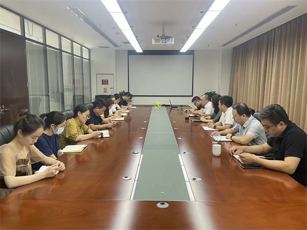 智信公司傳達(dá)集團(tuán)公司2022年重點項目觀摩暨半年生產(chǎn)經(jīng)營工作會精神.jpg